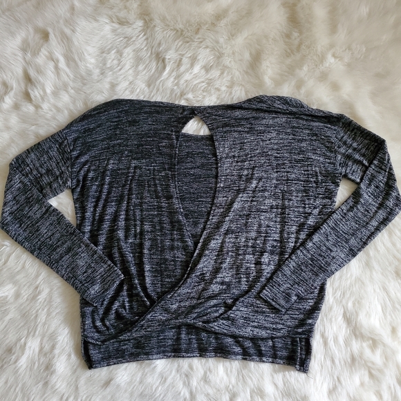 Rag & Bone Mia Long Sleeve Back Cutout Top Size Medium - Picture 4 of 10